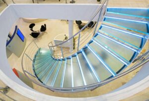 LB- Glass staircase 135