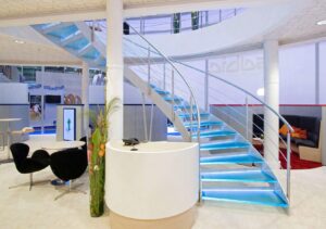 LB- Glass staircase 136