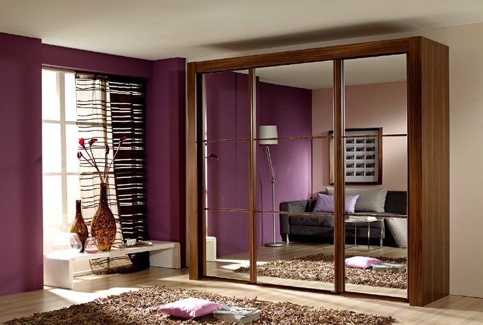 Wardrobes With Soft-Closing Hardware