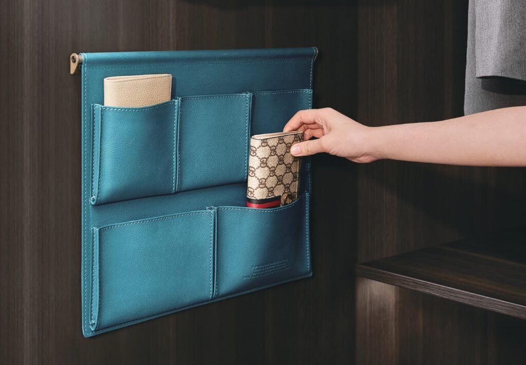 Hi Gold furniture and luxury wardrobe storage accessories