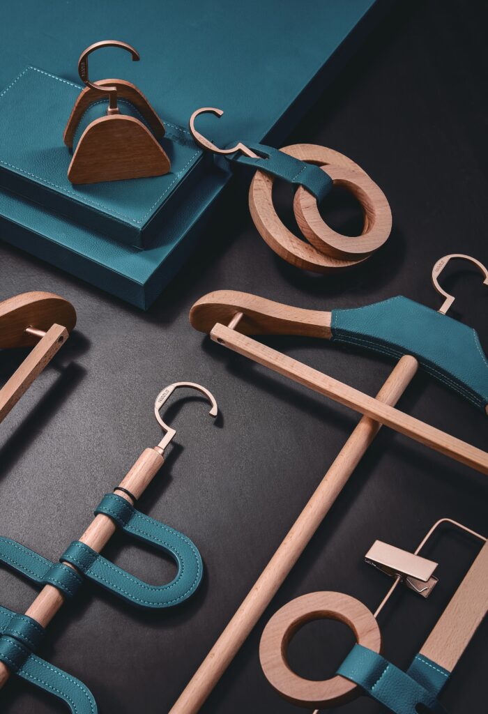 Hi Gold furniture and luxury wardrobe storage accessories