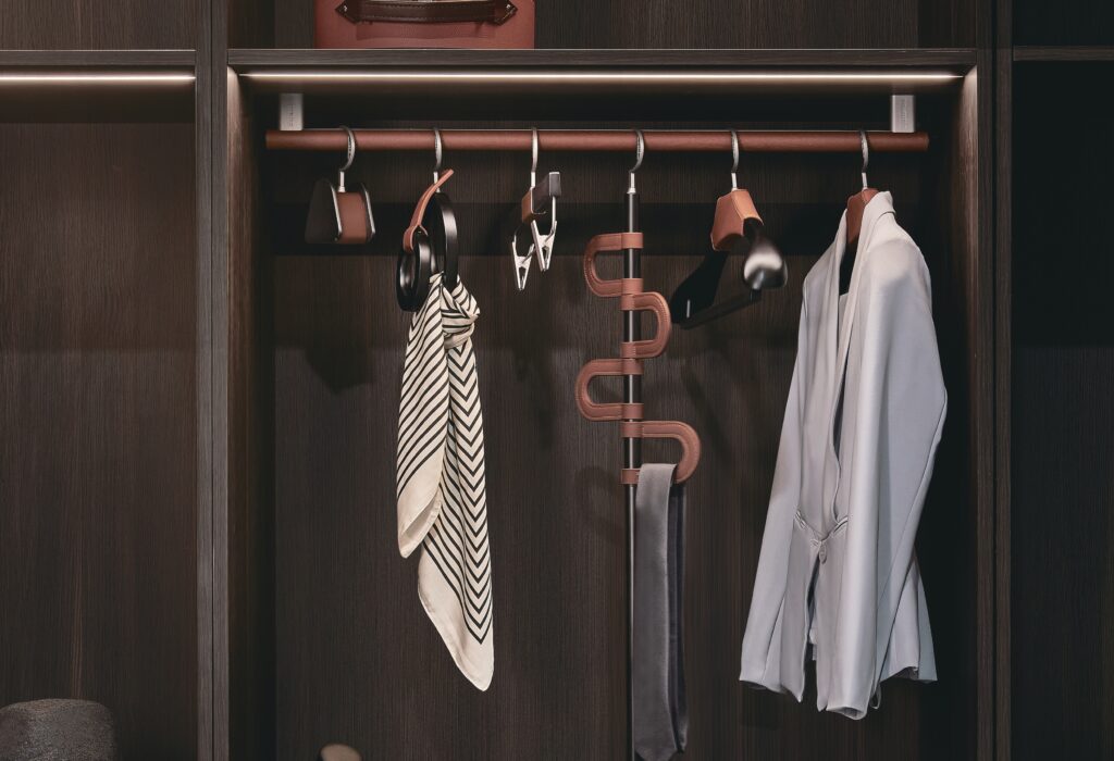 Hi Gold furniture and luxury wardrobe storage accessories